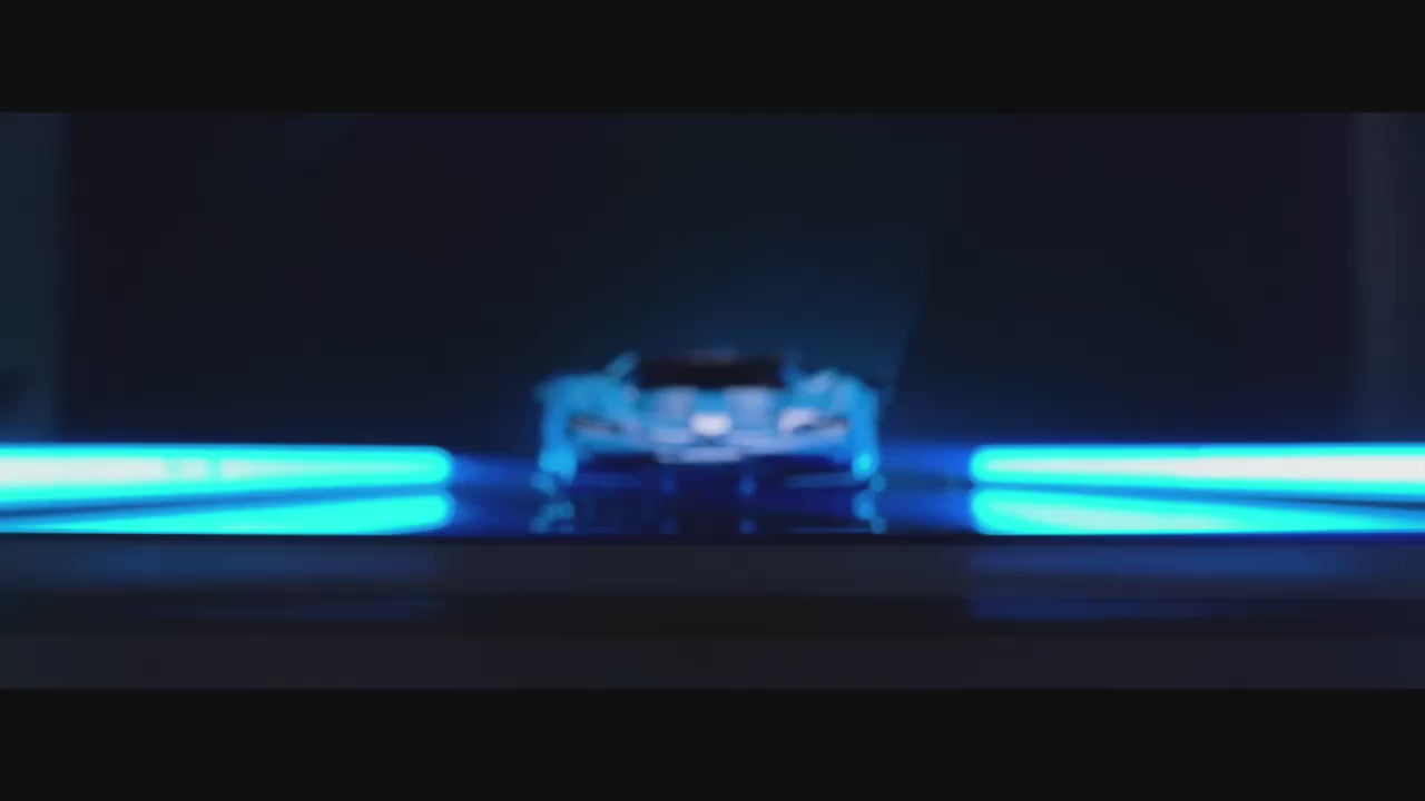 Video featuring the CaDA C61041 Lamborghini Centenario model at 1:8 scale, built from 3,842 building blocks, measuring 13 x 25 x 59 cm, with original packaging and paper instructions.
