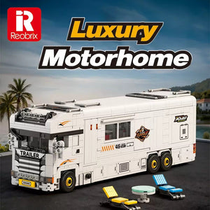 Reobrix 844 Luxus-Wohnmobil – Camping-Szene mit Sonnenliegen